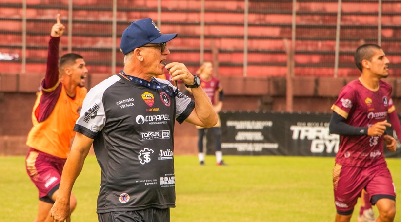 Futebol: Juventus anuncia saída do técnico Luiz Carlos Cruz