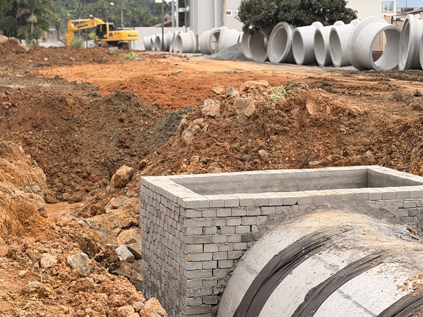 Massaranduba intensifica obras de pavimentação na Rua 1º de Maio