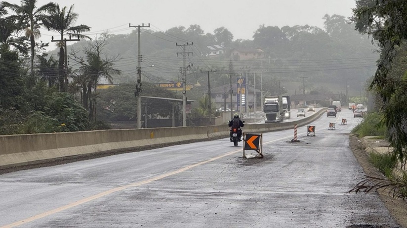 Sete viadutos e R$ 200 milhões: obra transforma corredor logístico estratégico em Santa Catarina